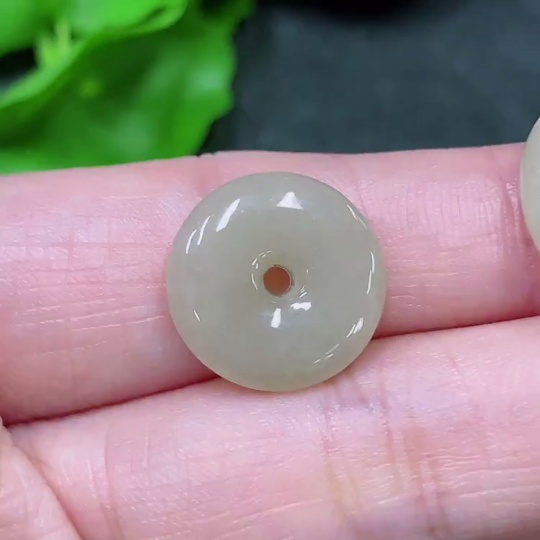 F32779778 Jadeite Pendant Mother-and-Child Buckle Color Origin Undetermined Total Weight Approximately 5.32g