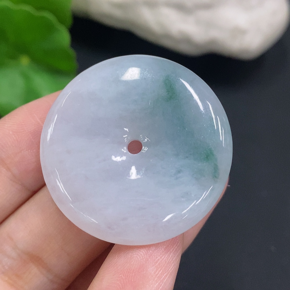 F29333594 Jadeite Peace Knot, Total Weight Approximately 13.8g