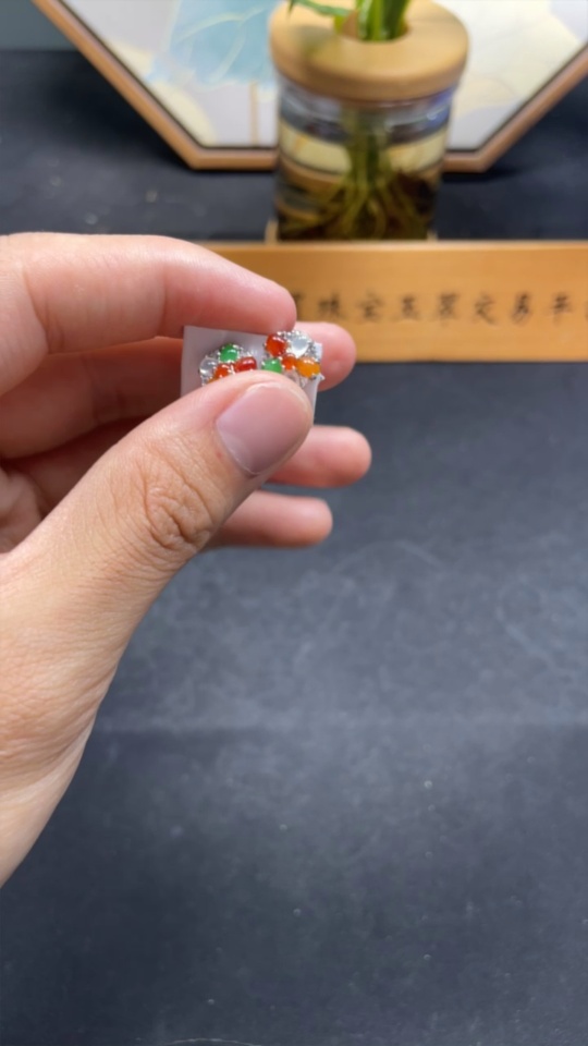 F33946427 Jadeite Cabochon Earrings Non-Gold Setting Total Weight Approx. 2.4g Yellow-Red Part Color Origin Undetermined