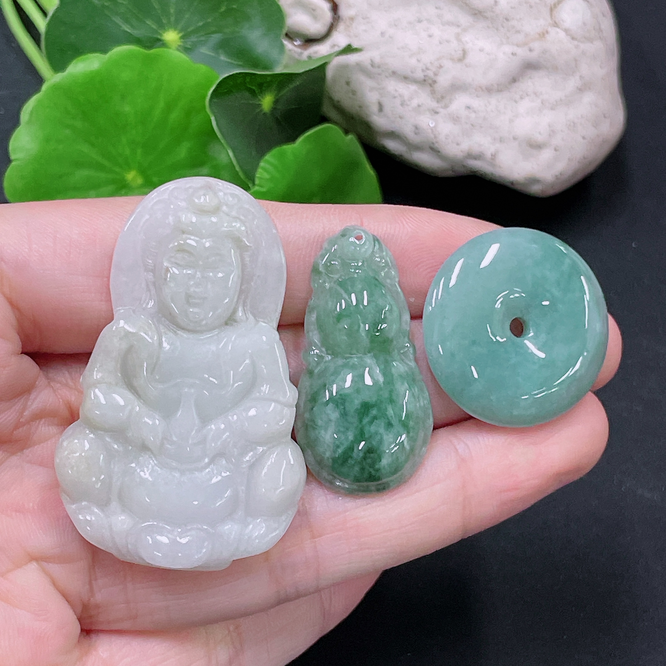 F33893615 Jadeite Pendant Guanyin Gourd Peace Buckle