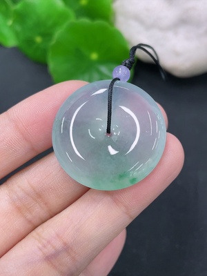 F43139597 翡翠平安扣挂件 货品总重约8.3g 配珠非A