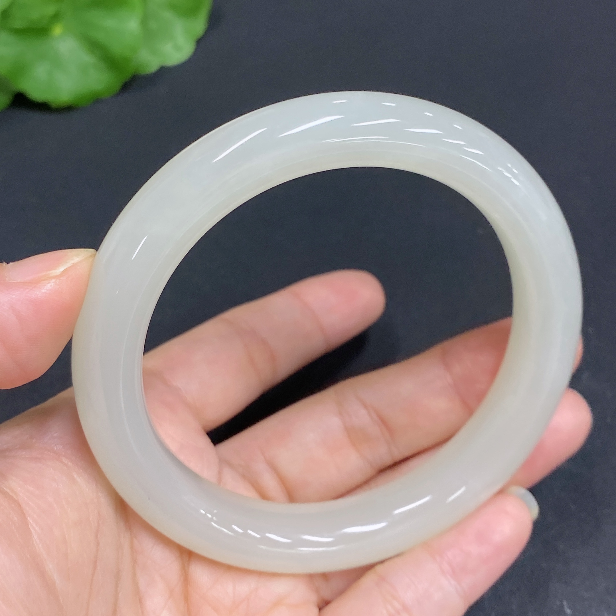 H33902567 Hetian Jade Round Bracelet Size 58.8 Total Weight Approx. 56.9g