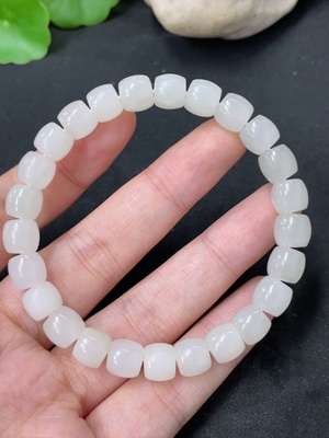 H42957117 和田玉手串    卡7.8mm左右    货品总重约22.2g