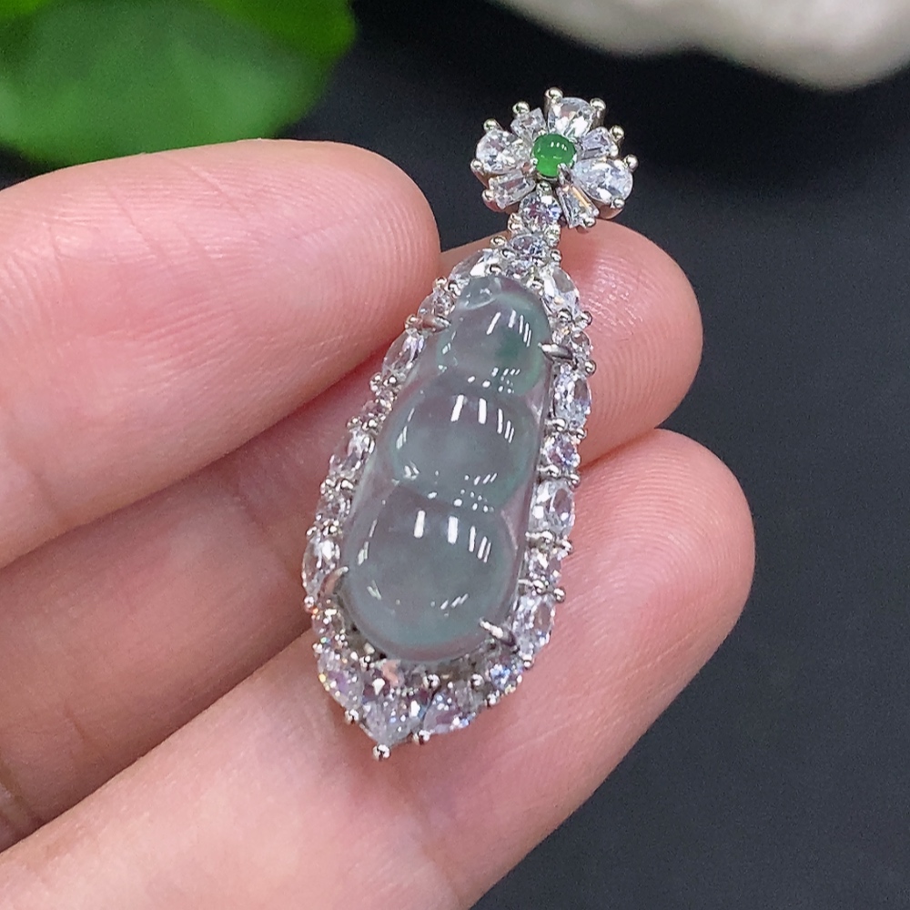 F35107021 Jadeite Auspicious Bean Inlaid Pendant Non-Gold Inlaid Total Weight Approximately 3.3g