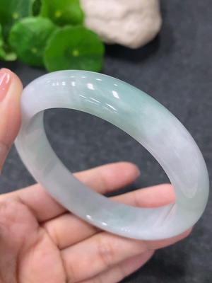 F34010276 Jadeite Round Bracelet Size 59mm Total Weight Approximately 66.65g