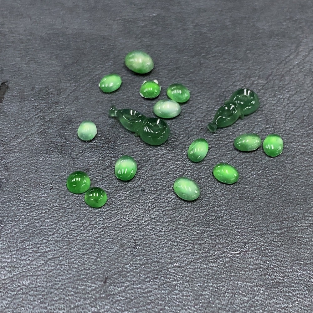 F33860905 Jadeite Cabochon/Mountings Sell as a Lot