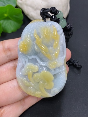 F42955725 翡翠龙牌挂件 货品含绳总重约71.2克