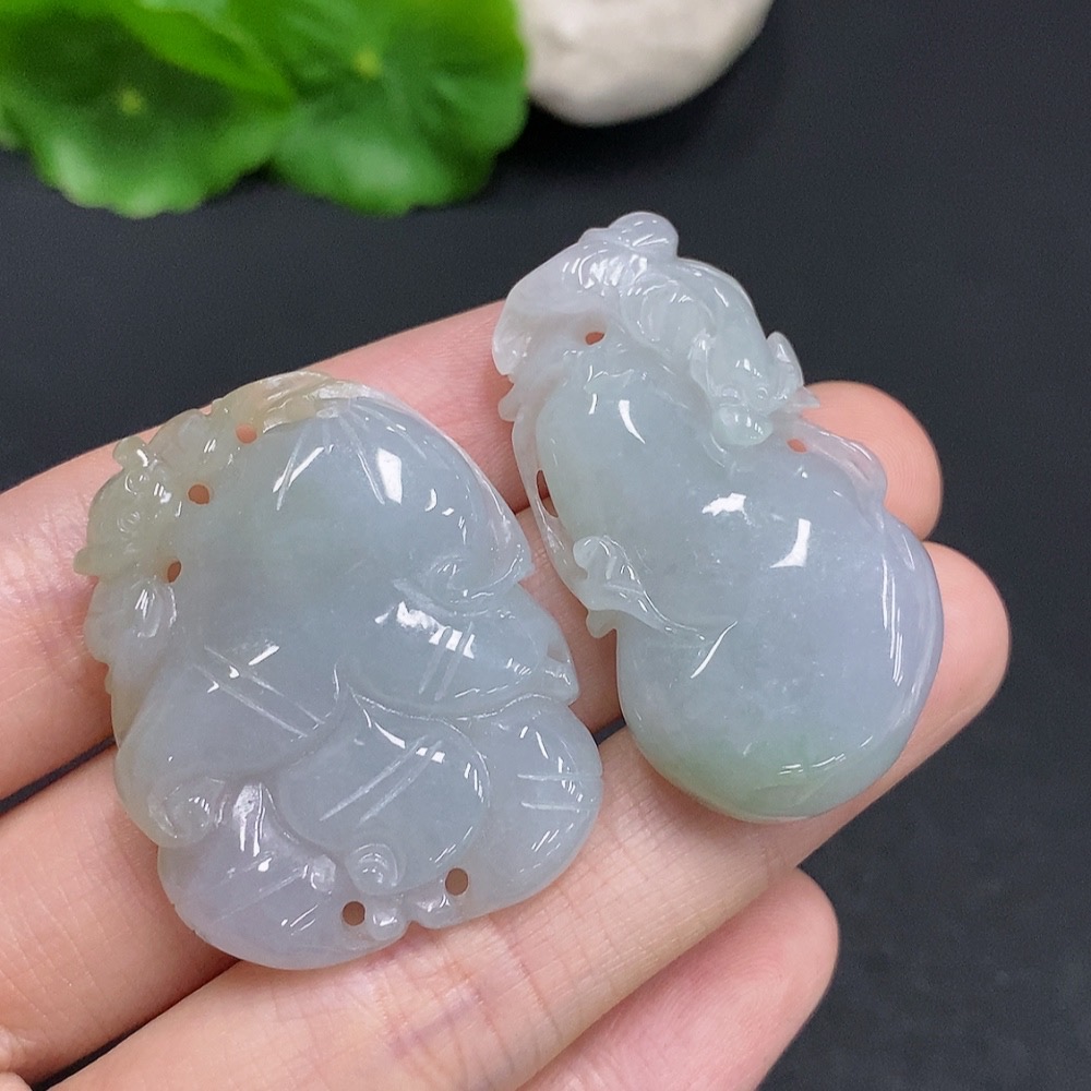 F31644939 Jadeite Pendant