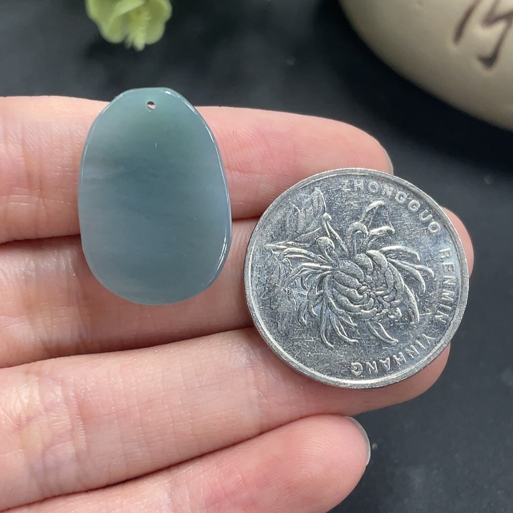 F10122982 Jadeite Pendant Ruyi
