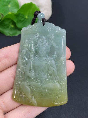 F42967090 翡翠不动明王挂件 货品总重量约100.4克（含绳重）