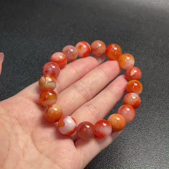 C29370496 Red Agate Bracelet with Visible Organic Matter, Total Weight Approximately 43.41g, Bead Size About 11.7mm