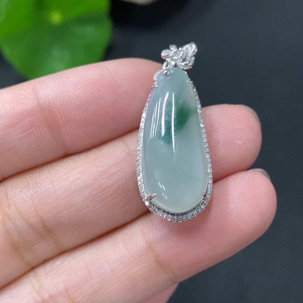 F33829278 Jadeite Inlaid Blessing Melon Pendant with 18K Gold and Diamond Accents, Total Weight Approx. 3.4g