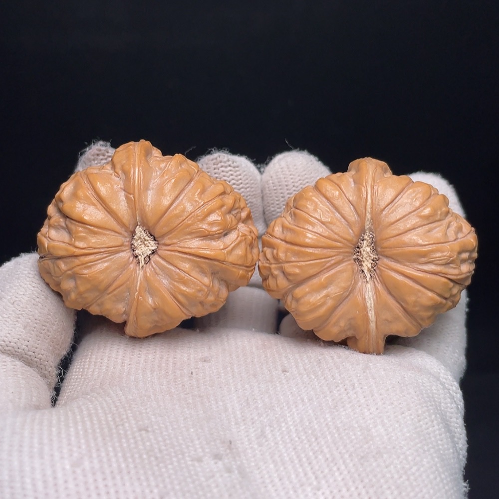 W26986298 Pumpkin-shaped Walnut, total weight approx. 44.3g, size around 42.2mm