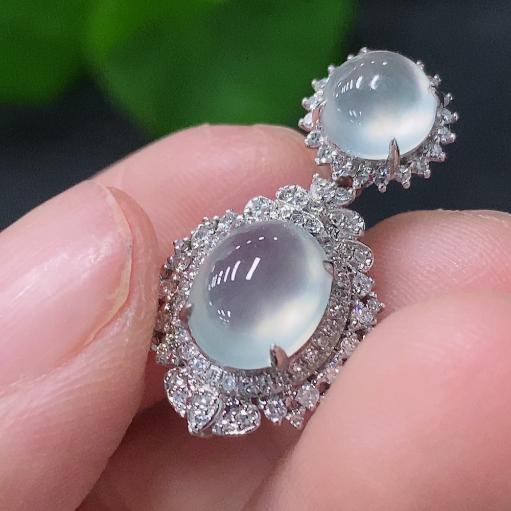 F31691887 Jadeite Bezel-set Cabochon Pendant with 18k Gold and Diamond Accents, Total Weight Approximately 2.238g