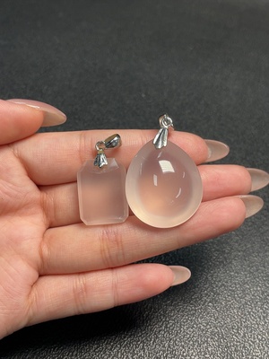 C34067008 Crystal Pendant Non-Gold Total Weight Approx. 20.82g Sell as a Lot