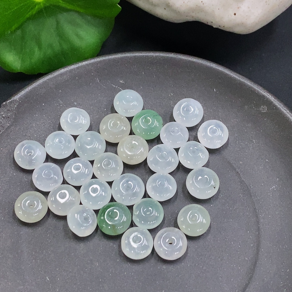 F34023187 Jadeite Beads Sell as a Lot