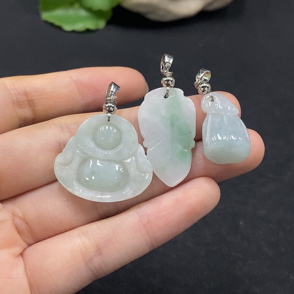 F33896090 Jadeite Pendant Non-Gold Inlaid