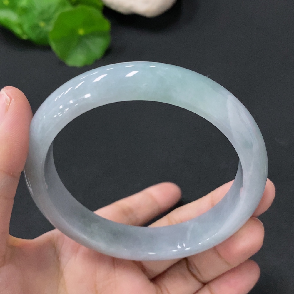 F22460940 Jadeite Round Bangle Size 59.6 Total Weight 58.169g