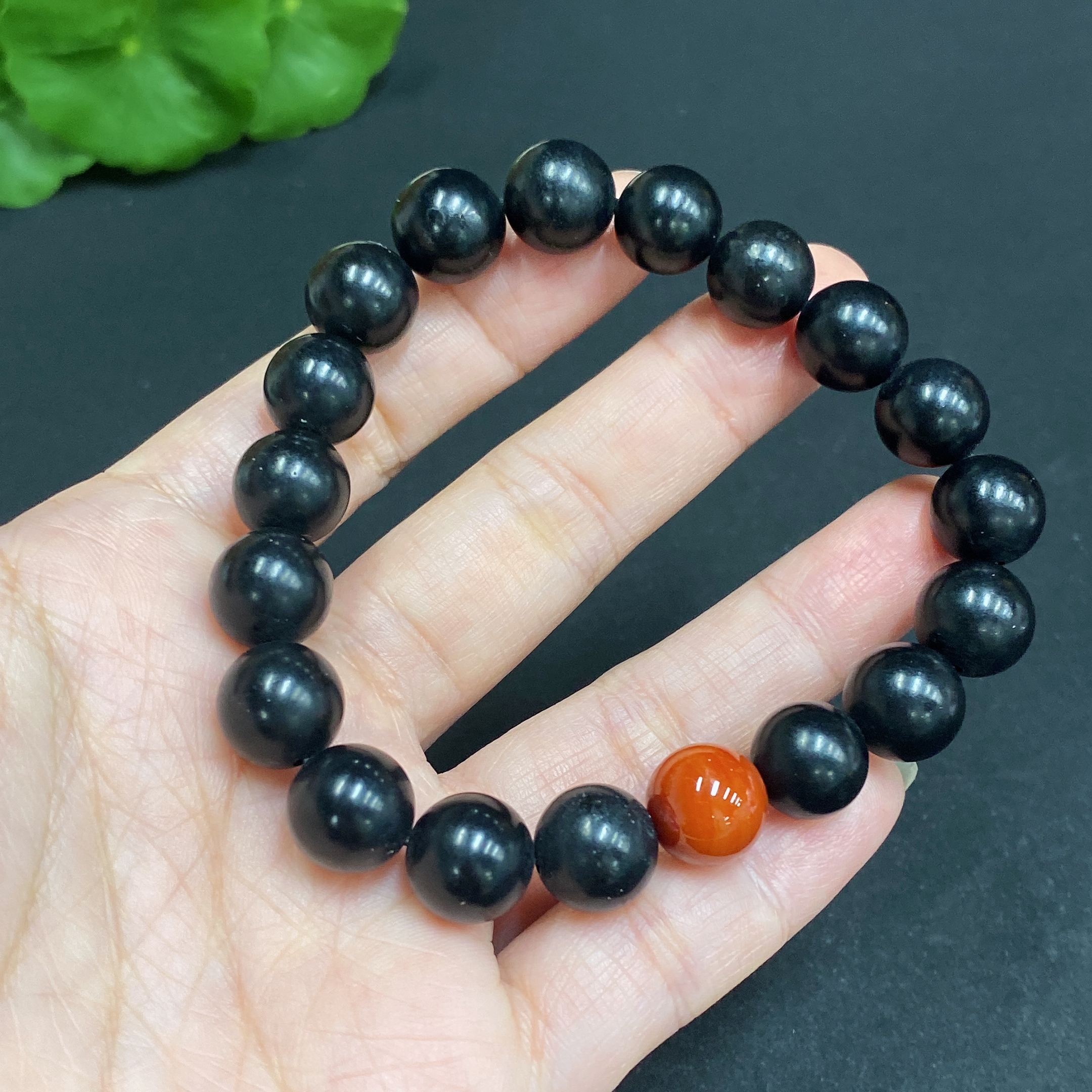 H34036158 Hetian Jade Bracelet, approx. 10mm beads, total weight approx. 30.9g, color origin undetermined, accessories not Hetian Jade
