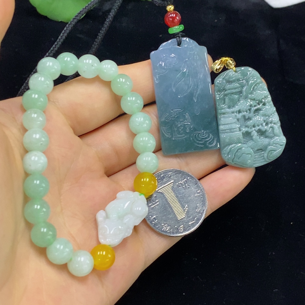 F34948902 Jadeite Pendant/Bracelet Sell as a Lot with Non-Grade A Beads (Contains Impurities)