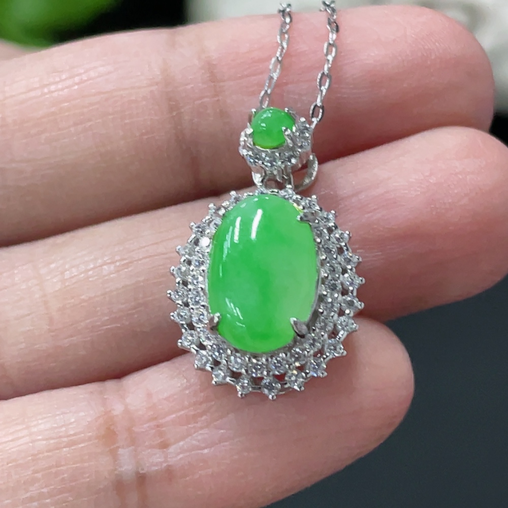 F35080252 Jadeite cabochon inlaid pendant, non-gold setting, total weight approx. 3.42g