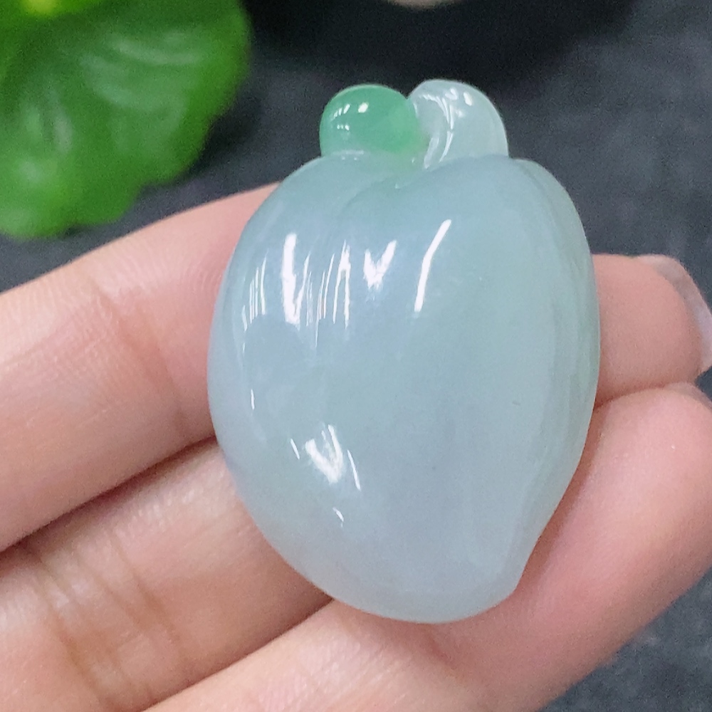 F34998661 Jadeite Pendant Fú Guā, Total Weight Approx. 15.89g