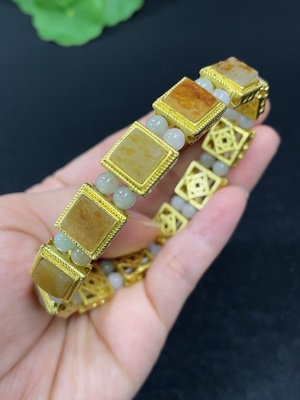 H46558833 和田玉手串    非金    货品总重约34.4g  配翡翠（圆珠）   皮色成因未定