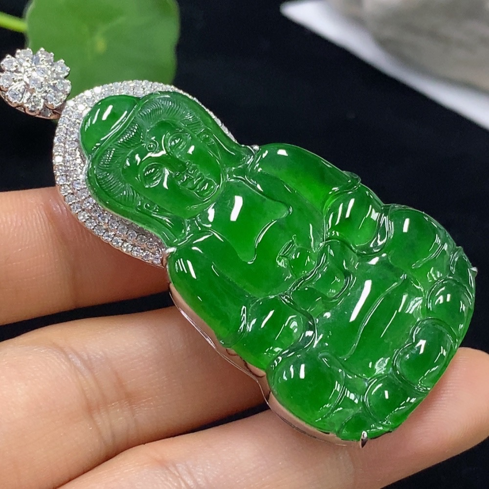 F31639491 Jadeite Guanyin Pendant Set in 18K Gold with Diamond Accents