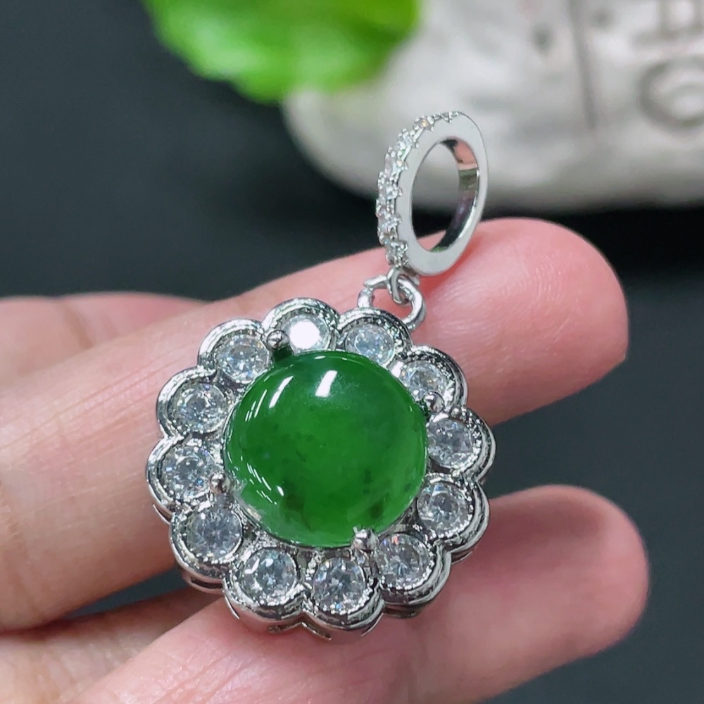 F33935641 Jadeite Inlaid Pendant Non-Gold Total Weight Approx. 6.24g