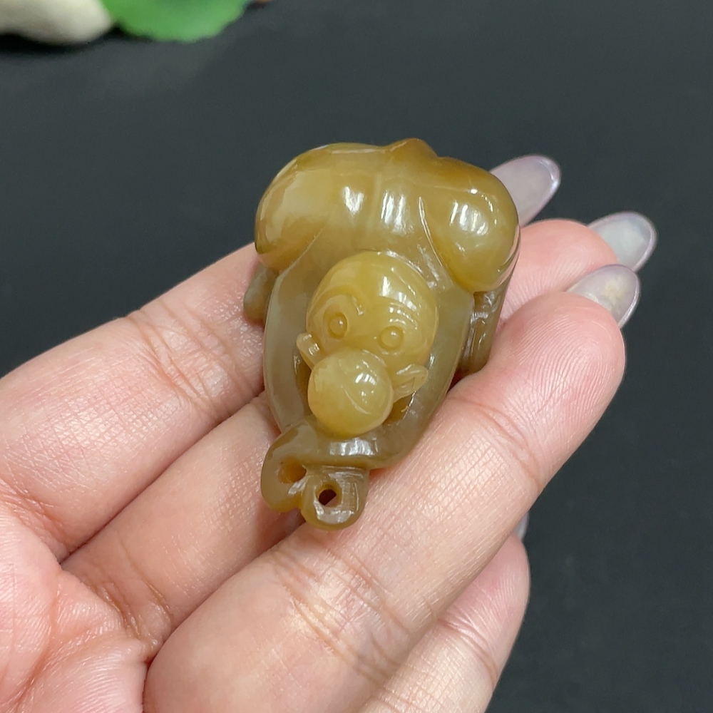 H34971752 Hetian Jade Pendant    Monkey    Total Weight: Approx. 30.4g