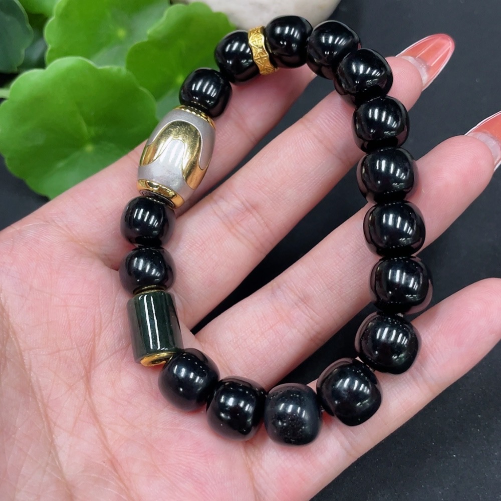 H34026919 Hetian Jade Bracelet, Approx. 10.7mm, Total Weight Approx. 42.2g, Color Origin Undetermined, Non-Gold