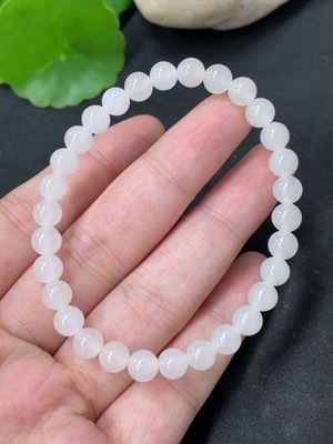 H42956456 和田玉手串 卡5.7mm左右 货品总重约10g