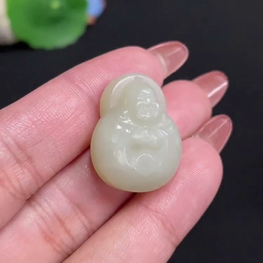 H35099945 Hetian Jade Pendant, Buddha, Total Weight Approx. 8.7g