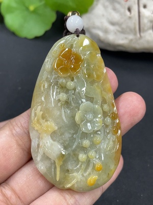 F42057569 翡翠鹿牌挂件 货品总重约38.28g 非金