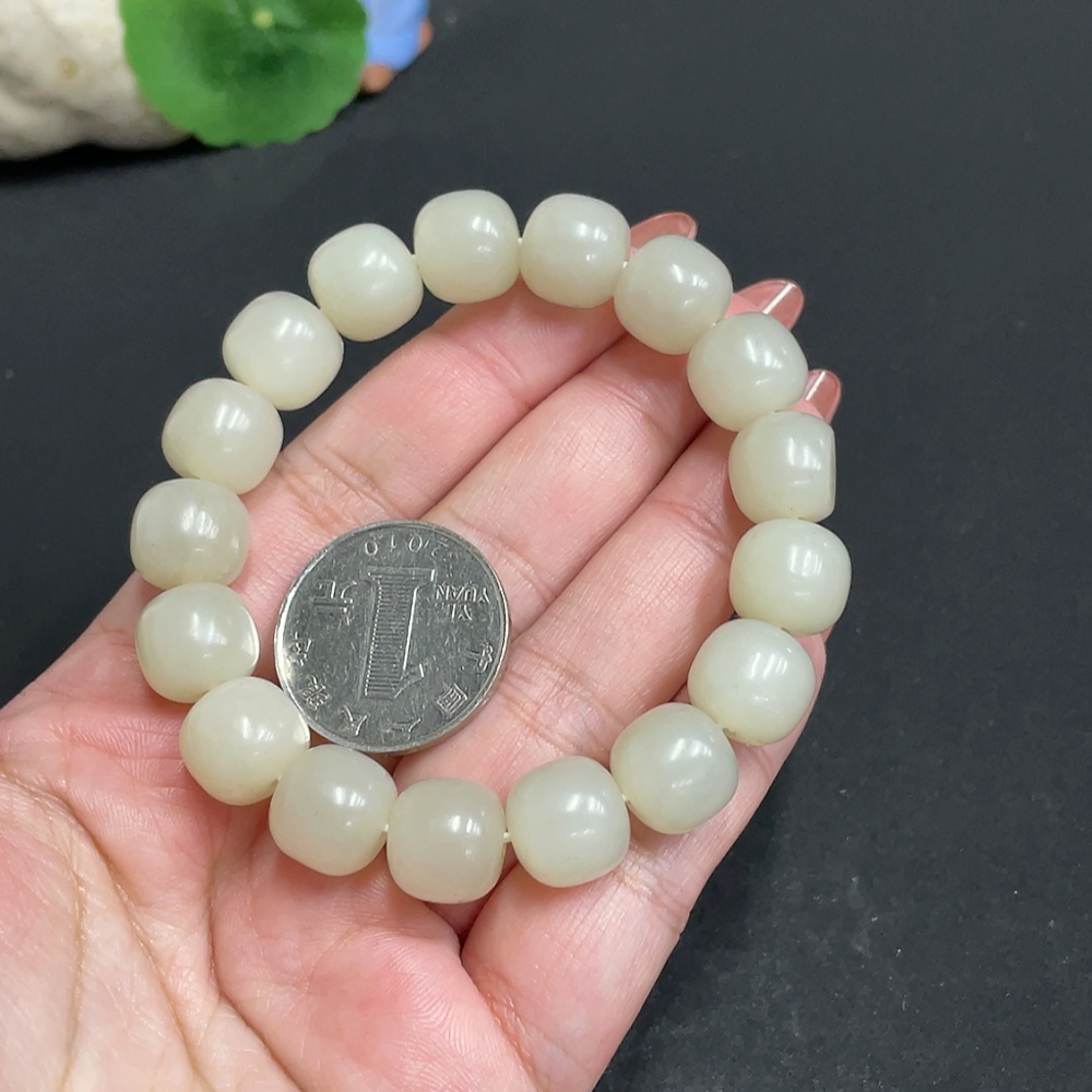 H34004222 Hetian Jade Bracelet, Approx. 11.5mm, Total Weight Approx. 47.5g