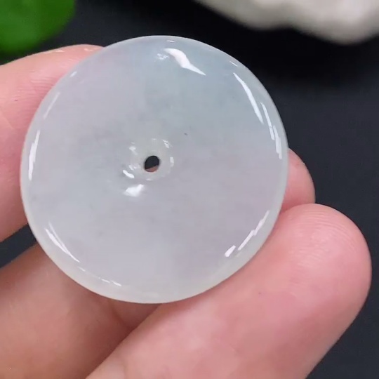 F30452726 JadeitePeace Button