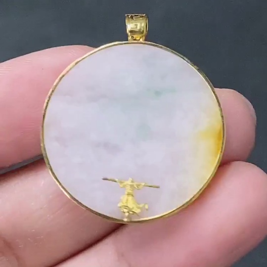 F20307986 Jadeite Plain Pendant inlaid with 18k gold, total weight approx. 3.5g