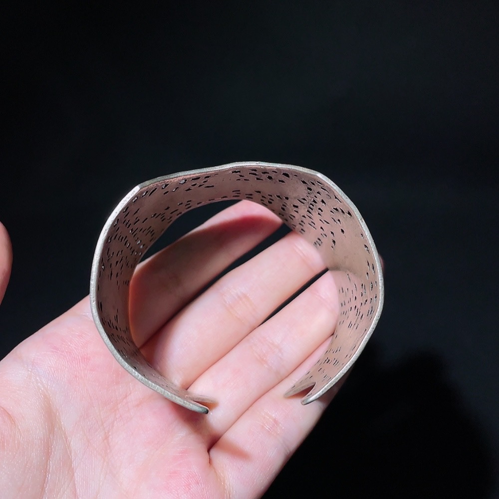W32764485 Approximately 20th Century West Asian Style Hollow-Out Silver Bracelet with Exquisite Pattern Design, Miscellaneous