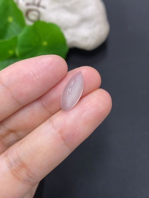 F46526077 翡翠随形镶嵌件 货品总重量约0.5克