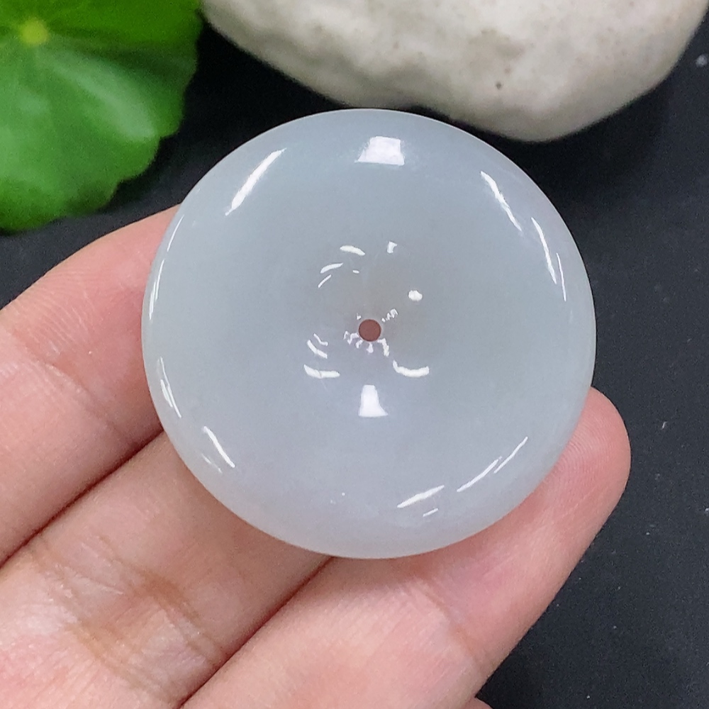 F31596237 Jadeite Peace Knot, Total Weight Approximately 14.4g