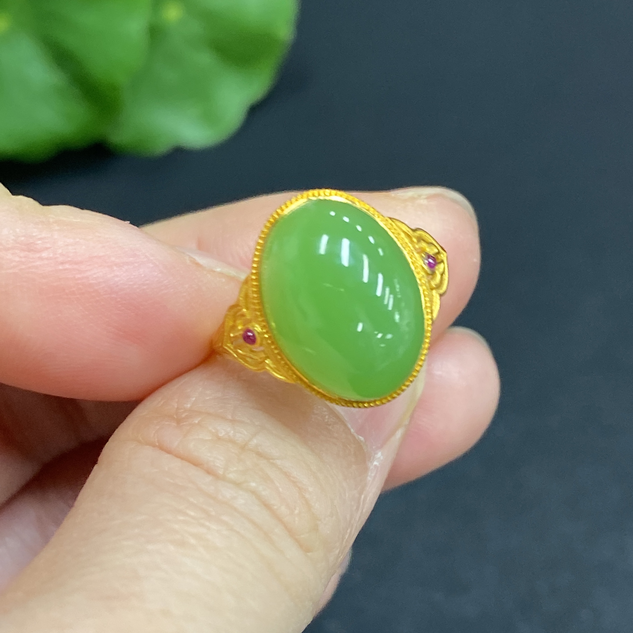 H33939492 Hetian Jade Cabochon Inlaid Ring Size 13, 75% Gold Band, 68% Gold Mount, Total Weight Approx. 2.6g