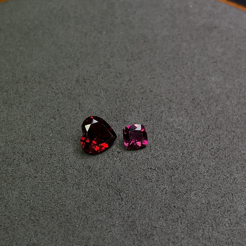 C31578976 Garnet loose stone total weight about 2.67ct sell as a lot