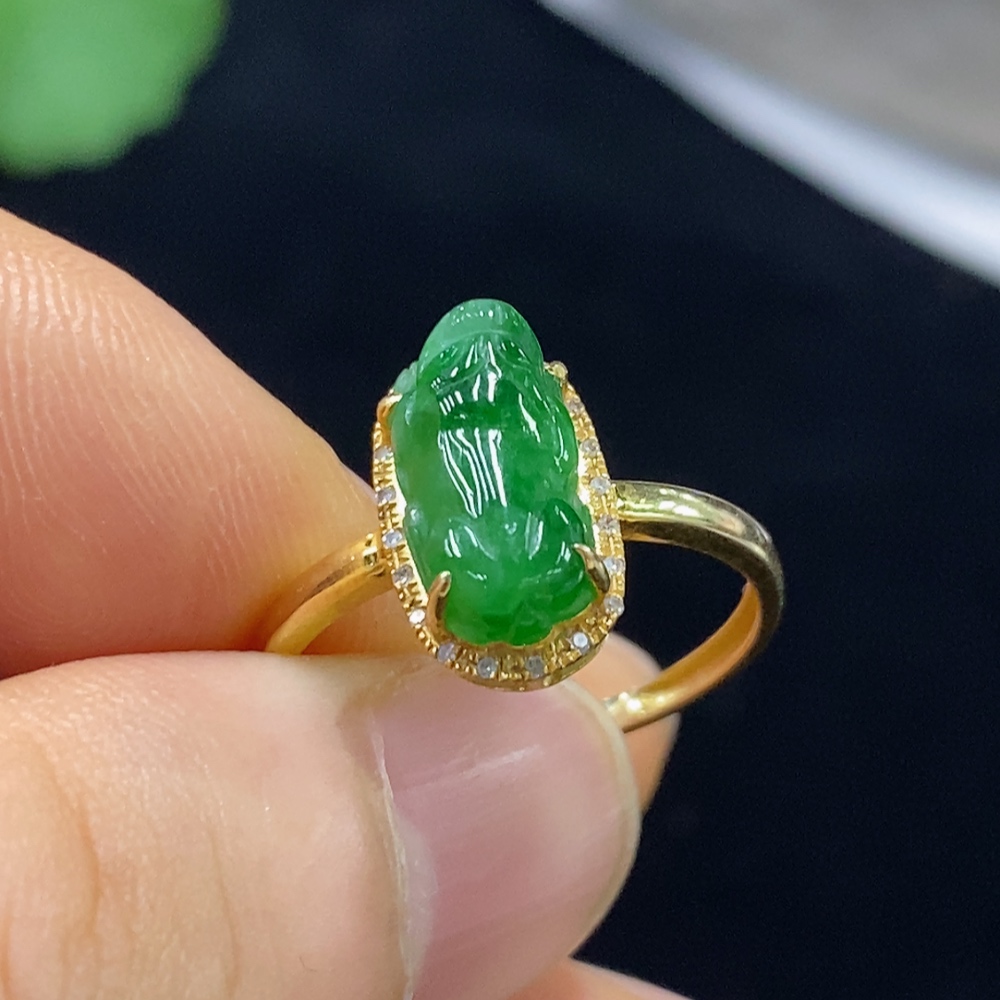 F31599715 Jadeite inlaid with 18k gold, total weight approximately 1.64g, size 13, set with diamonds