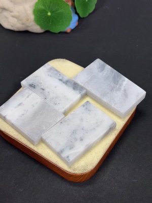 H45472559 和田玉挂件  货品总重约181.7g 含其他矿物成分