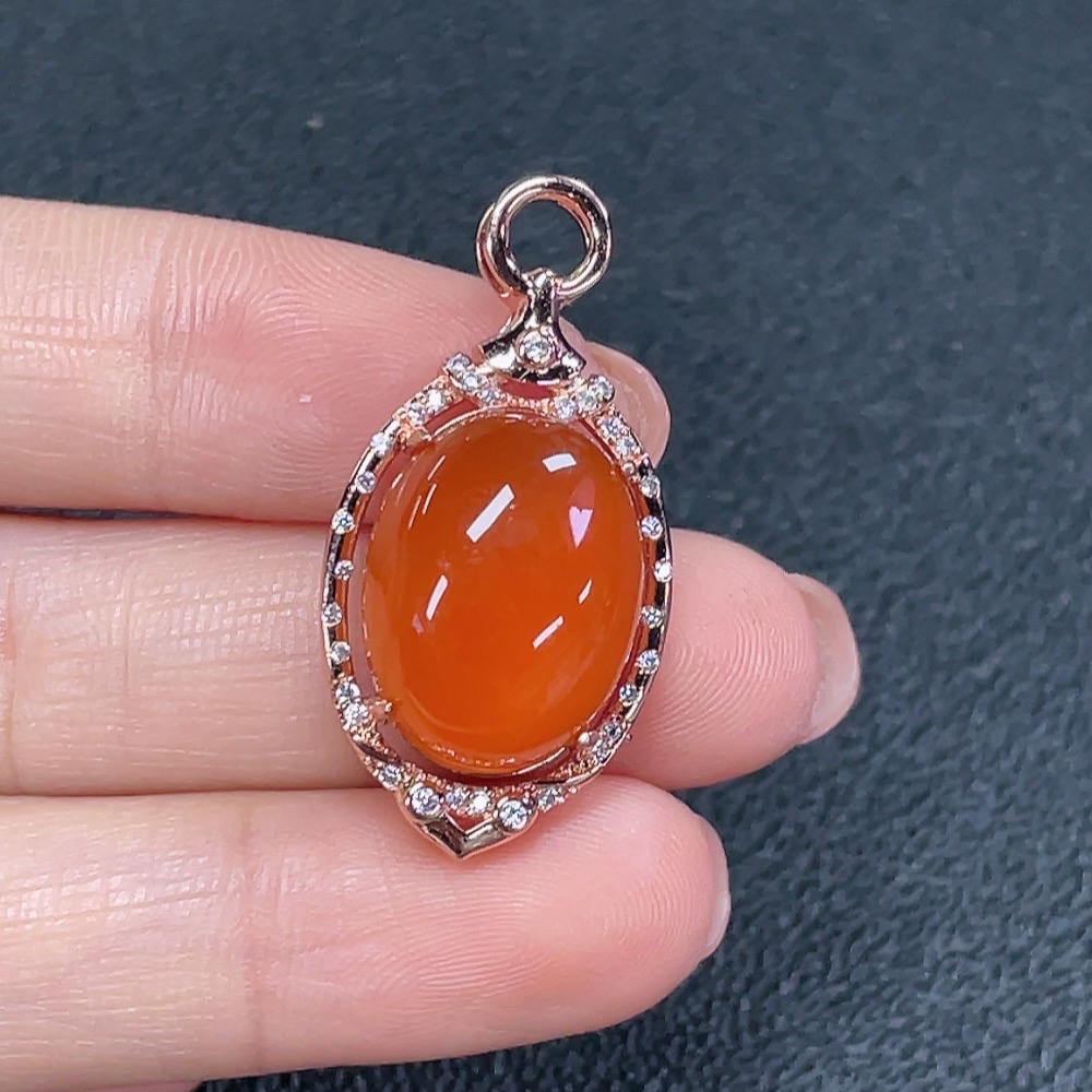 C32718630 Red Agate Pendant Non-Gold Total Weight Approx. 5.94g