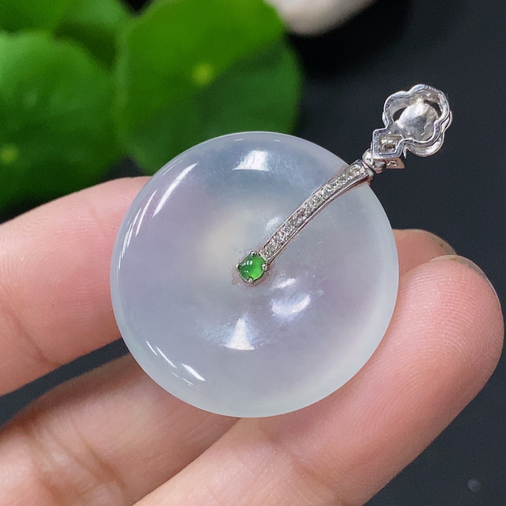 F24813745 Jadeite Pendant Peace Knot 18k Total Weight Approx. 7.77g