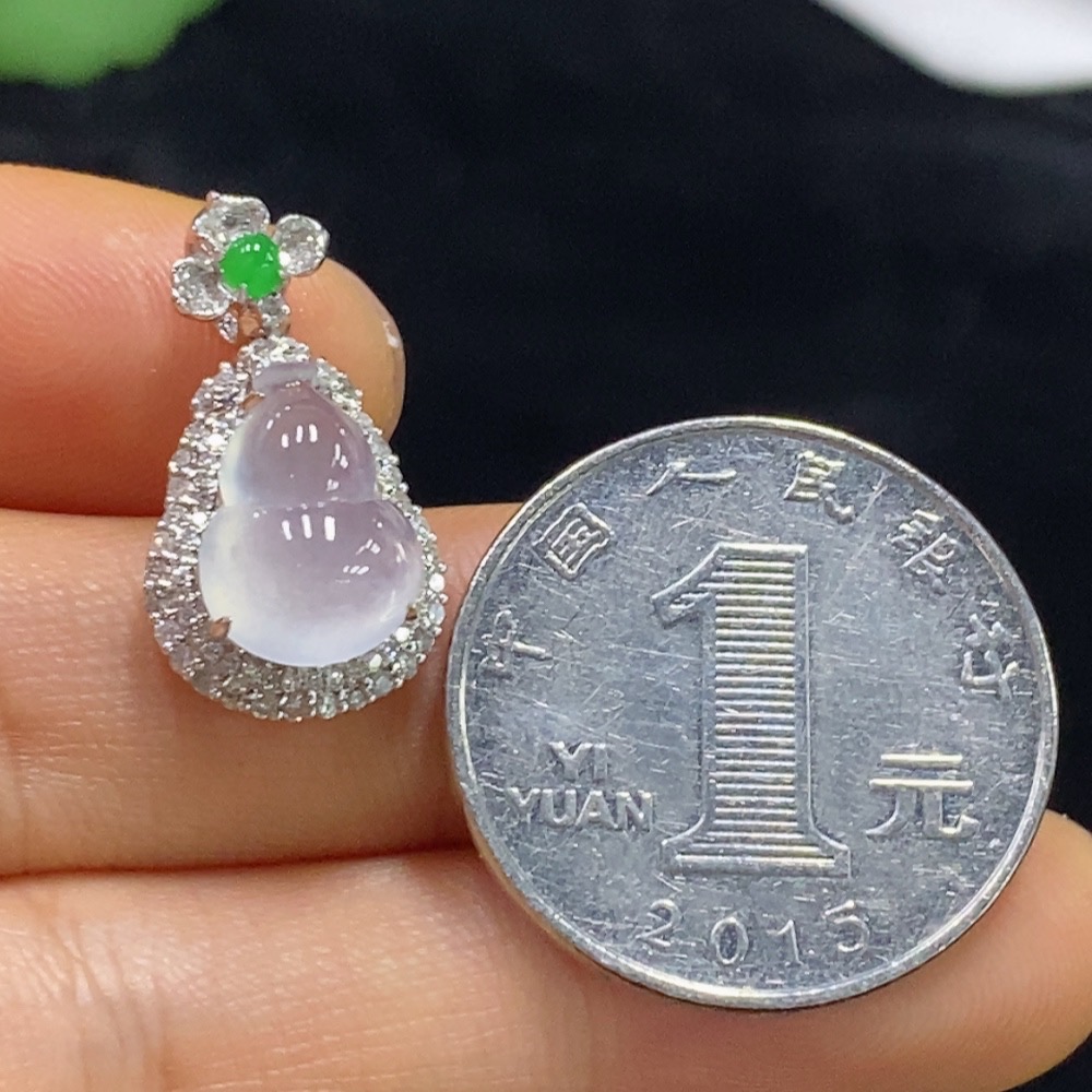 F34974907 Jadeite Gourd Inlaid Pendant 18k Non-Diamond (1 piece) Total Weight Approx. 2.87g