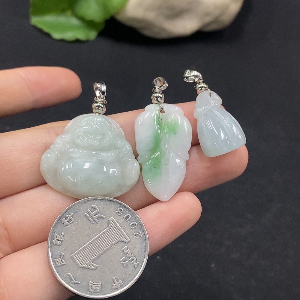 F33896090 Jadeite Pendant Non-Gold Inlaid