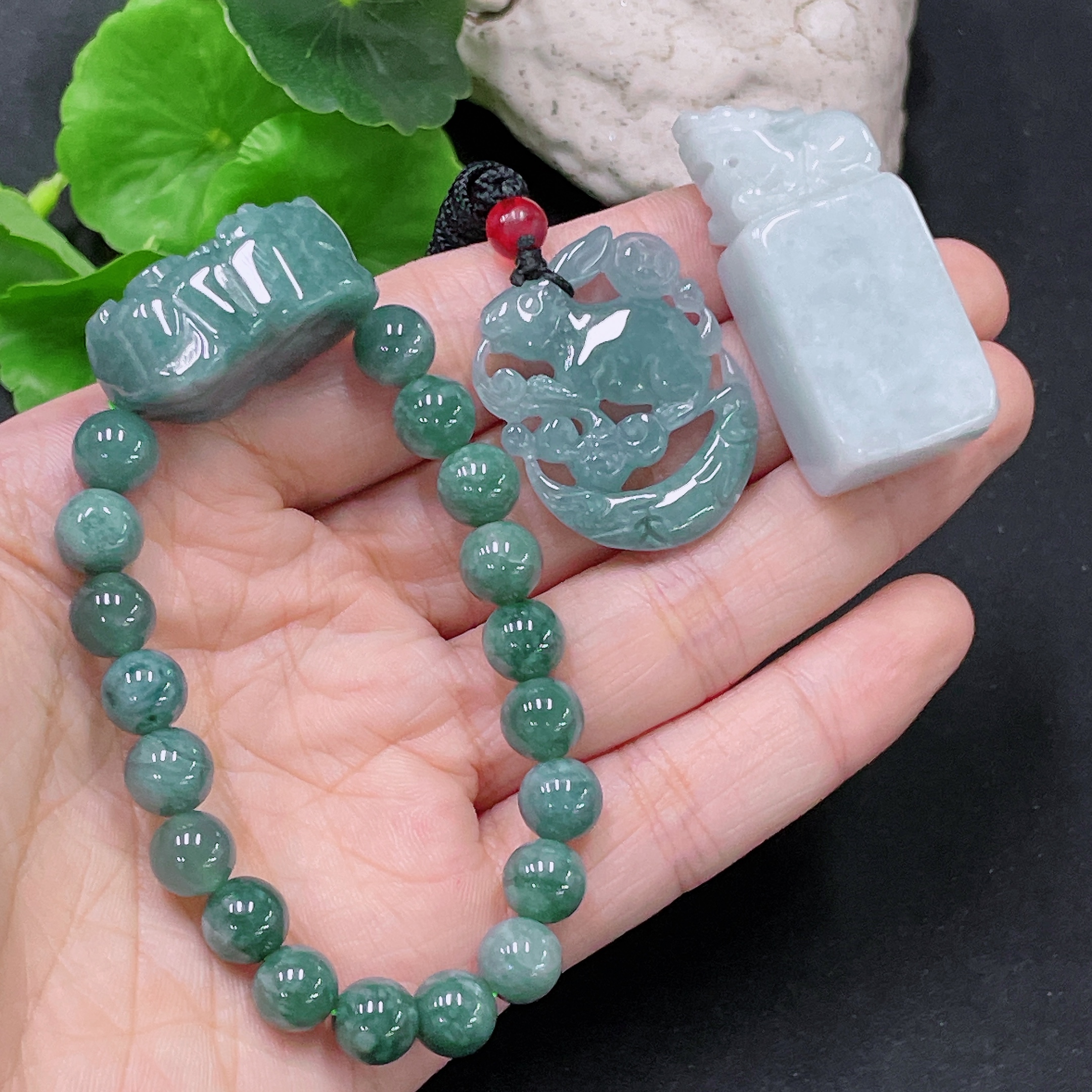 F33918726 Jadeite Pendant + Bracelet Approx. 8.1mm Beads Non-A