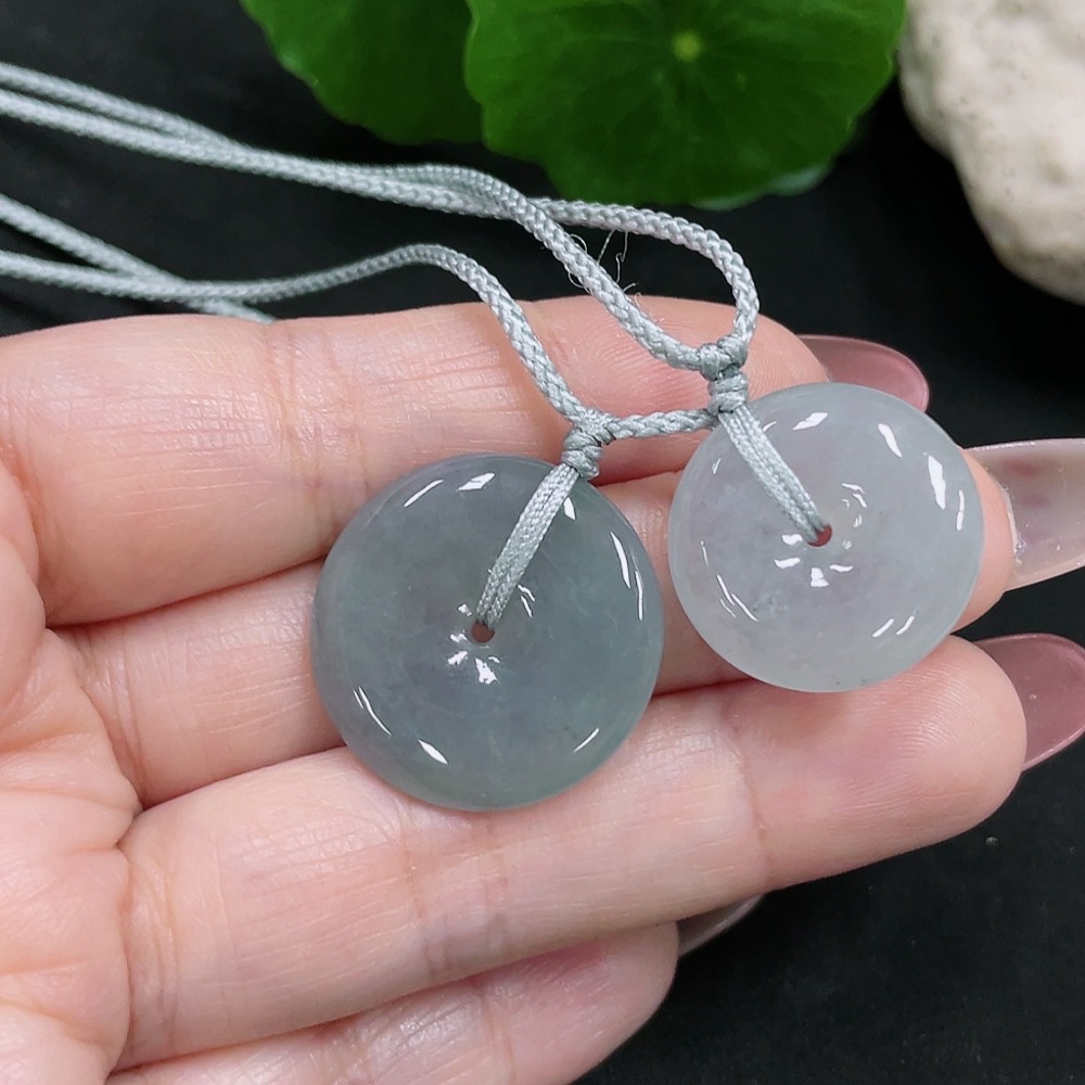 F34033558 Jadeite Peace Knot Pendant